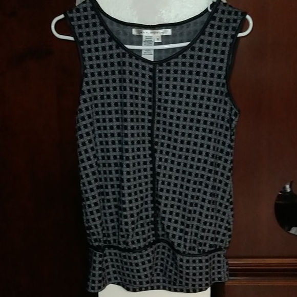 Top - Picture 2 of 5